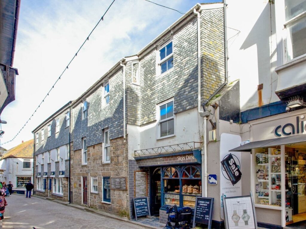 Fore Street view of Cottage